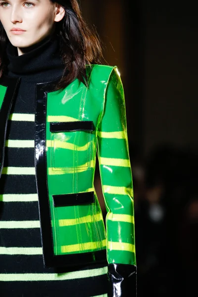 Look 70